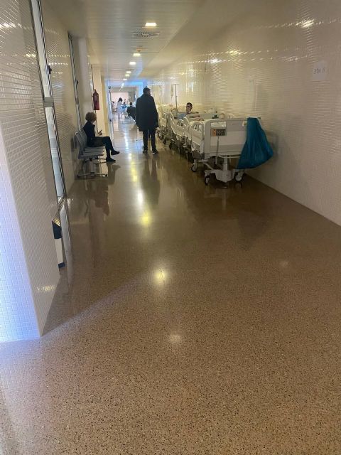 MC: El PP ´aparca´ a pacientes en los pasillos del Santa Lucía por despreciar la Sanidad en Cartagena - 1, Foto 1