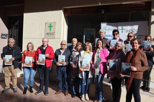 Ya a la venta el libro de Semana Santa cuya recaudación íntegra irá destinada a la AECC - 1, Foto 1