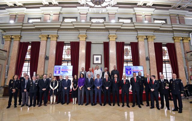 El Alcalde Serrano anuncia la convocatoria de 41 nuevas plazas de bombero y 20 de conductores - 1, Foto 1
