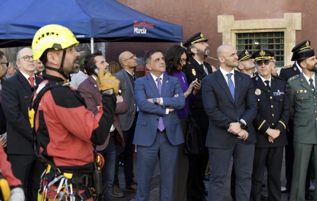 El Alcalde Serrano anuncia la convocatoria de 41 nuevas plazas de bombero y 20 de conductores - 2, Foto 2