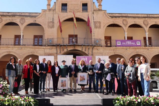 El Ayuntamiento reconoce a Ana Barranco y María José García con el 'Premio Mujeres y Hombres por la Igualdad', y con el galardón 'Lorca por la Igualdad' al Centro de Educación de Adultos - 1, Foto 1