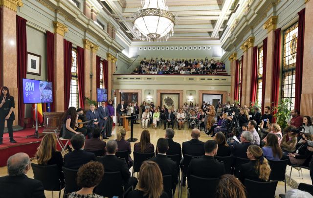 Trinidad Herrero Esquerro y la Asamblea Feminista de la Región de Murcia, homenajeadas con el galardón 'Murcia en Igualdad 2023' - 1, Foto 1
