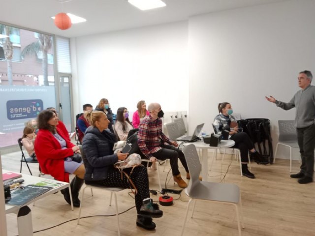 D´Genes organiza en Murcia una charla sobre la importancia de ayudar a las familias - 2, Foto 2
