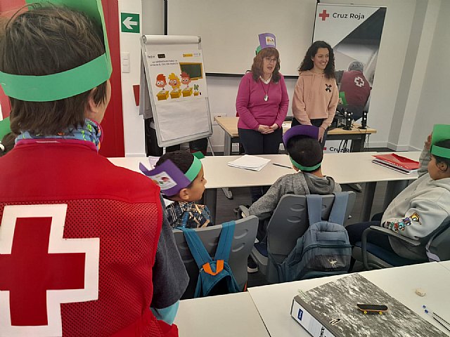 D´Genes acerca las enfermedades raras a los más jóvenes de la Asamblea Local de Cruz Roja en Alhama de Murcia - 2, Foto 2