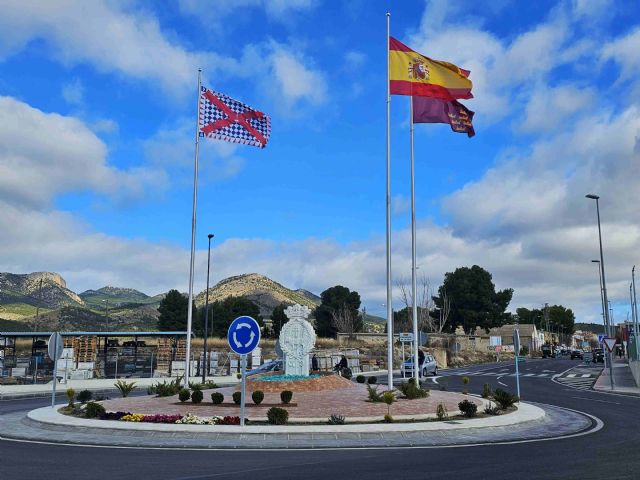 Concluyen los trabajos de construcción de la rotonda en el principal acceso a Caravaca con la ornamentación de la misma - 1, Foto 1