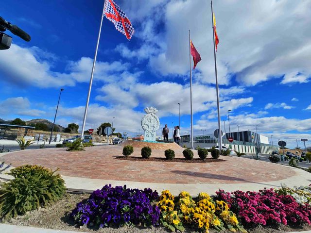 Concluyen los trabajos de construcción de la rotonda en el principal acceso a Caravaca con la ornamentación de la misma - 3, Foto 3