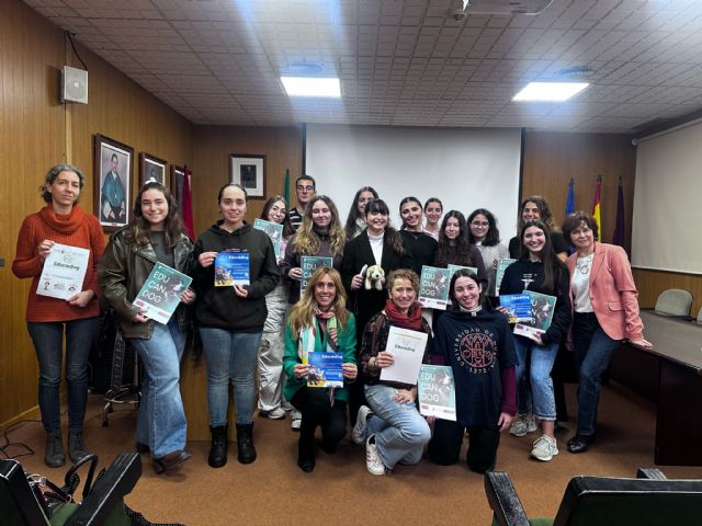 El programa EducanDOG refuerza su labor divulgativa en colegios con la formación de nuevos voluntarios - 1, Foto 1