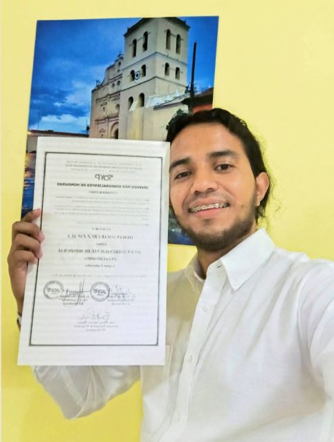 Reconocimiento a la Excelencia Cultural: Omar Cruz y sus huellas literarias en Honduras - 1, Foto 1