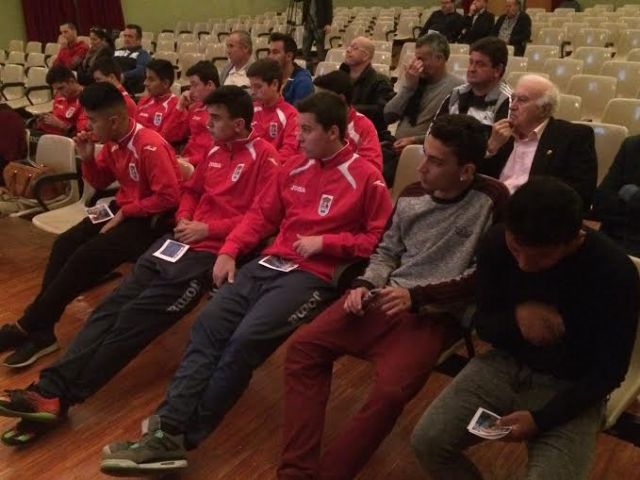 Representantes de los clubes deportivos de Totana asisten a la conferencia Los Padres también juegan, Foto 6