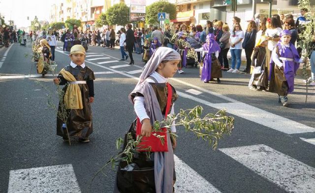 ´Los Pasitos´ del colegio ´Divino Maestro´ salieron en procesión un año más - 2, Foto 2