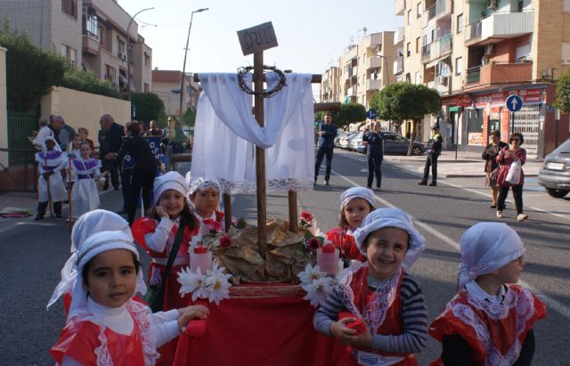 ´Los Pasitos´ del colegio ´Divino Maestro´ salieron en procesión un año más - 3, Foto 3