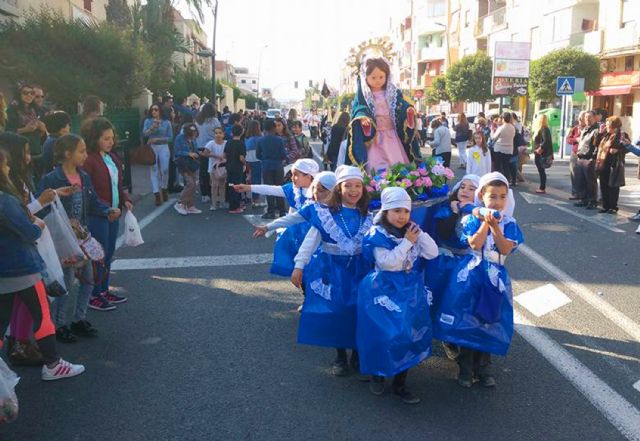 ´Los Pasitos´ del colegio ´Divino Maestro´ salieron en procesión un año más - 5, Foto 5