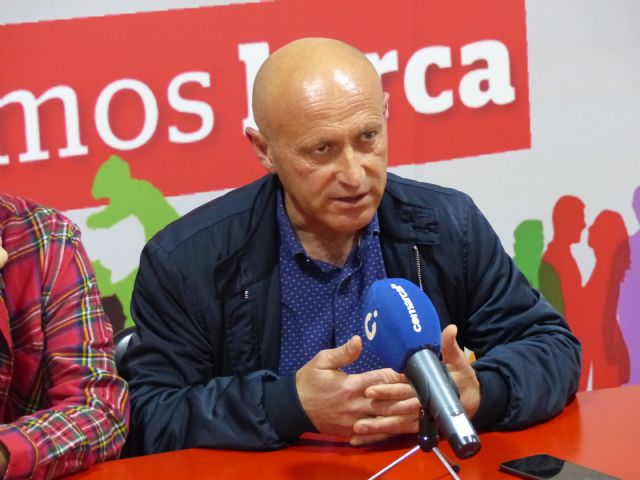 IU promoverá la presión social frente a la dudosa adjudicación del transporte sanitario del Área III a una UTE foránea - 1, Foto 1