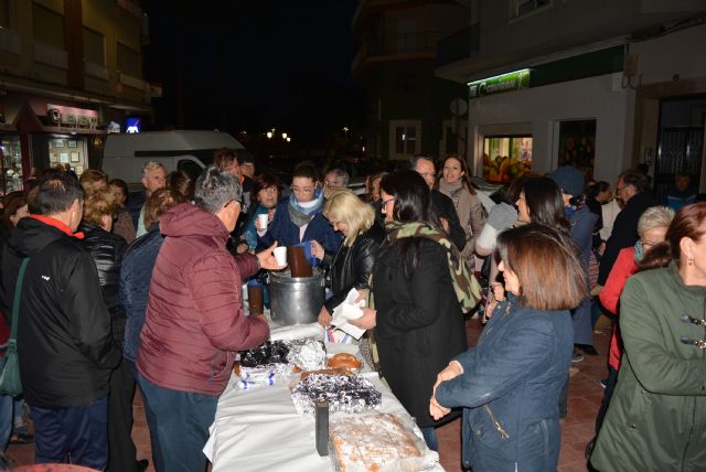 Chocolatada solidaria a beneficio de Cáritas tras el Vía Crucis del Viernes de Lázaro 2019 - 3, Foto 3