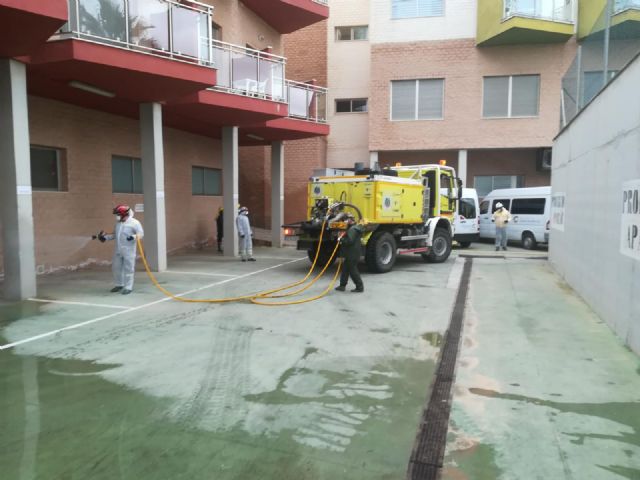 Máquinas quitanieves, agentes forestales y agricultores refuerzan las labores de limpieza y desinfección en San Pedro del Pinatar - 2, Foto 2