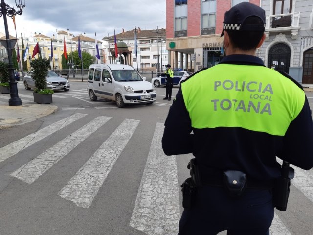 La Policía Local intensifica los controles coincidiendo con el inicio de la Semana Santa, Foto 2