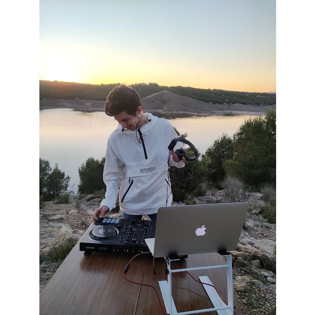 DJ Tenza, un joven murciano que intenta abrirse paso en el espectáculo promocionando paisajes de la Región en una situación más que complicada, Foto 2
