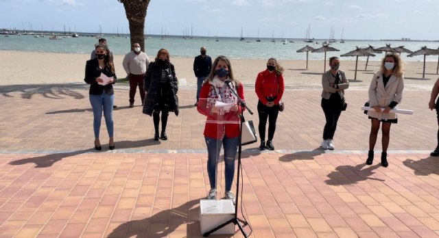 Lectura del manifiesto del Día Internacional del Pueblo Gitano, en Santiago de la Ribera - 1, Foto 1