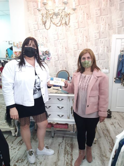 Las compras realizadas en el día de ayer ponen punto final a la campaña Un premio por papá - 1, Foto 1