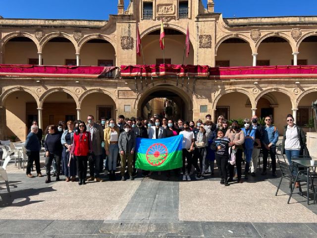 El Ayuntamiento de Lorca celebra el Día del Pueblo Gitano, que se conmemora este 8 de abril, con la lectura de un manifiesto - 1, Foto 1