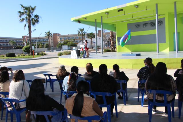 San Pedro del Pinatar recuerda a las víctimas de Ucrania y resalta el papel de la mujer en el Día Internacional del Pueblo Gitano - 2, Foto 2
