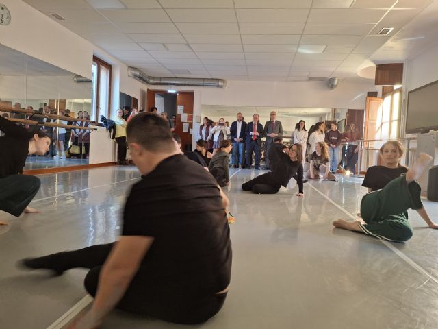 Educación incorpora a siete usuarios de Assido a las clases de danza del Conservatorio Teresa Souán Bernal - 2, Foto 2