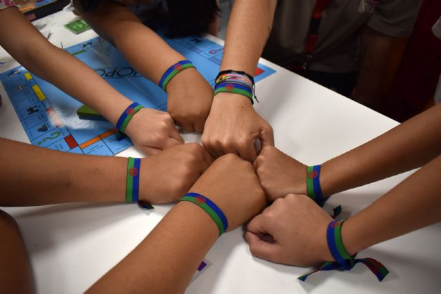 Las Torres de Cotillas inicia un taller gratuito para adolescentes gitanos de formación en imagen personal - 5, Foto 5