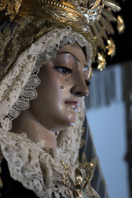 Sevilla. Un palio del siglo XVIII y una devoción centenaria, la “bajada” de la Virgen de la Soledad emociona a su pueblo de Alcalá del Río - 5, Foto 5