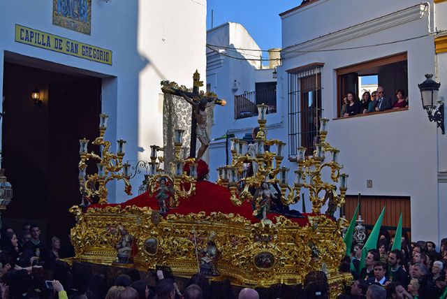 Alcalá del Río se rinde al paso de la Vera-Cruz en una tarde de emoción y fervor - 3, Foto 3
