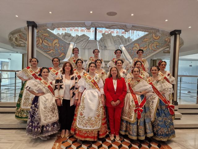 La Reina de la Huerta 2026 y su Corte de honor visitan la Asamblea Regional - 2, Foto 2