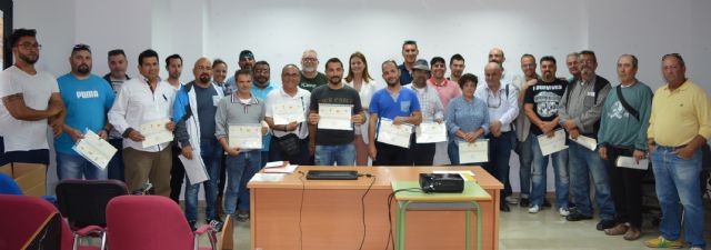 Los trabajadores del Programa Mixto de Empleo y Formación reciben sus diplomas de cualificación profesional - 1, Foto 1
