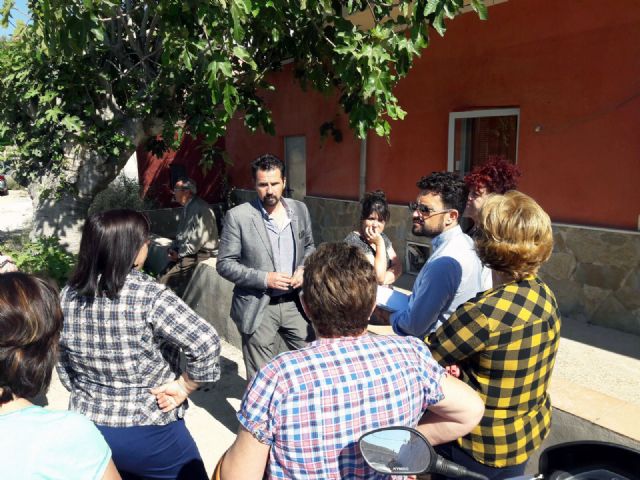 Cs acusa a Adif de forzar a los vecinos de la Orilla de la Vía a firmar un cheque en blanco para levantar el muro del AVE junto a sus viviendas - 1, Foto 1