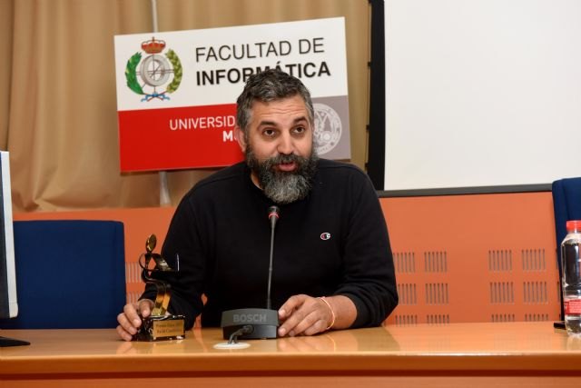La Facultad de Informática de la UMU entrega el premio del centro al cofundador de Arduino - 1, Foto 1