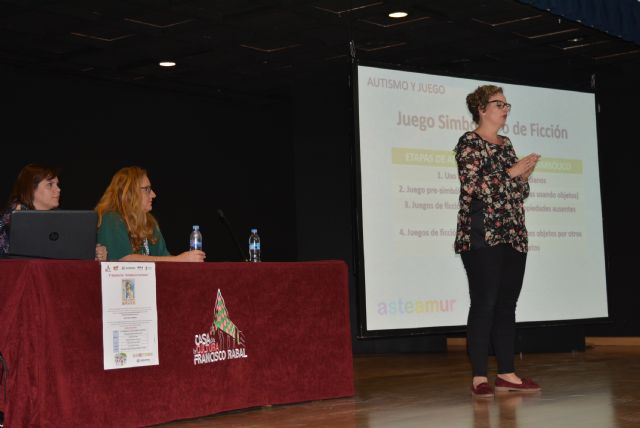 Ya se puede visitar la II exposición benéfica Artistas en camiseta - 1, Foto 1