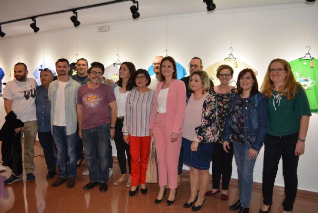Ya se puede visitar la II exposición benéfica Artistas en camiseta - 2, Foto 2
