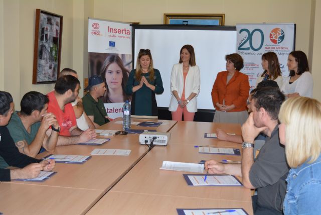 La Federación Salud Mental Región de Murcia realiza un taller motivacional para personas con problemas de salud mental con la colaboración del Ayuntamiento de Águilas - 1, Foto 1