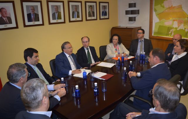 El consejero Patricio Valverde se reúne con la junta directiva del Colegio de Ingenieros de Caminos - 1, Foto 1