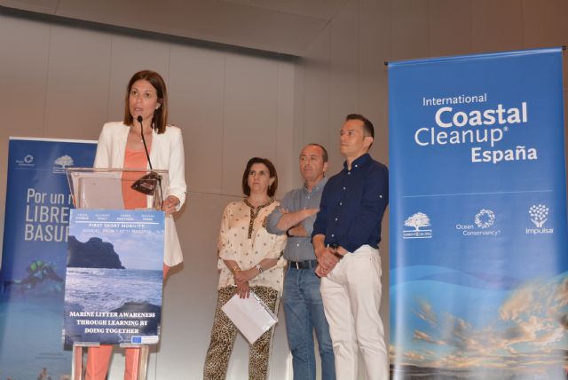 El IES Europa se convierte en el primero de la Región en poner en marcha un programa Erasmus+ con la colaboración de una ONG - 1, Foto 1