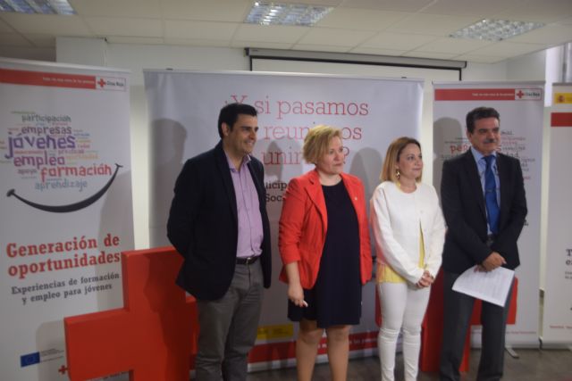 El apoyo de la Comunidad permite a Cruz Roja prestar atencin personalizada a 600 parados de larga duracin, Foto 1