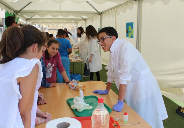 Alumnos del IES Rambla de Nogalte y CEIP Sagrado Corazón participan en el proyecto Monitores de la Ciencia - 2, Foto 2
