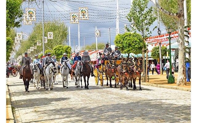 El tradicional Paseo de Caballos y Enganches es uno de los espectáculos más hermosos de la Real Feria de Abril de Sevilla - 2, Foto 2