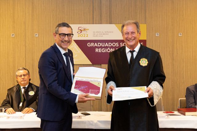 La Facultad de Ciencias del Trabajo de la UMU recibe la Distinción Especial del Colegio de Graduados Sociales - 2, Foto 2