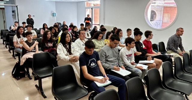 El IES Valle del Segura de Blanca celebra una jornada de difusión de su proyecto 'Digilab', una herramienta educativa gracias a la innovación digital - 1, Foto 1