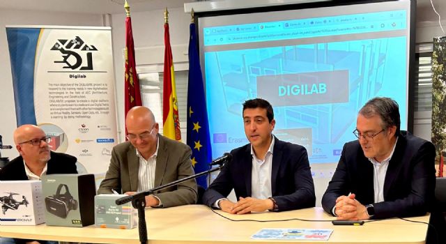 El IES Valle del Segura de Blanca celebra una jornada de difusión de su proyecto 'Digilab', una herramienta educativa gracias a la innovación digital - 2, Foto 2