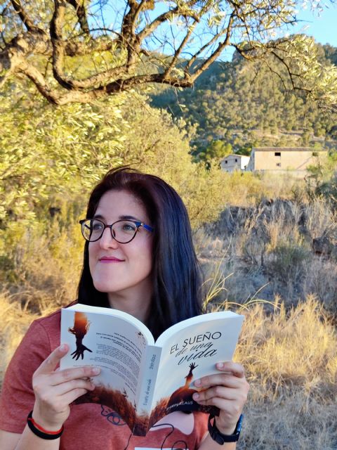 La escritora Shirin Klaus ambienta su nuevo libro en Murcia - 2, Foto 2