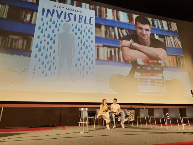 El escritor Eloy Moreno cierra el ciclo de actividades del Ayuntamiento para concienciar contra el acoso escolar - 2, Foto 2