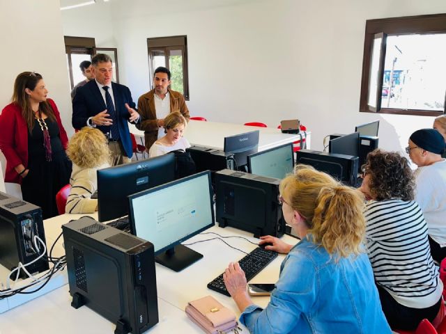 Molina de Segura impulsa la inclusión digital con el curso gratuito YoConecto y da el primer paso de un ambicioso programa para llevar la digitalización a toda la población - 1, Foto 1