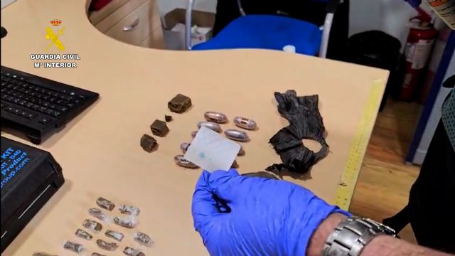 La Guardia Civil desmantela en Murcia un grupo delictivo que dirigía un activo punto de menudeo de droga - 4, Foto 4