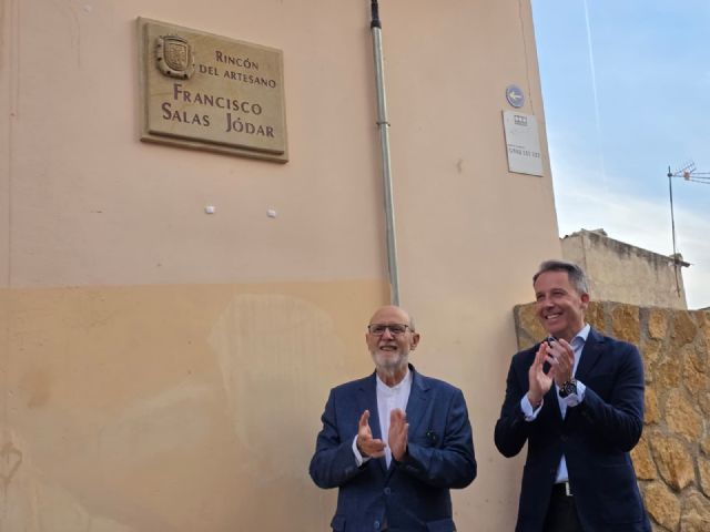 El espacio ubicado en la entrada de la Casa del Artesano, recibe la denominación de Rincón del Artesano Francisco Salas - 3, Foto 3