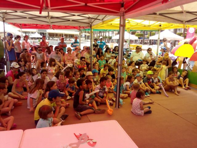 La Escuela Municipal de Familia despidió el curso con una mañana festiva y de convivencia en la explanada Barnuevo - 1, Foto 1
